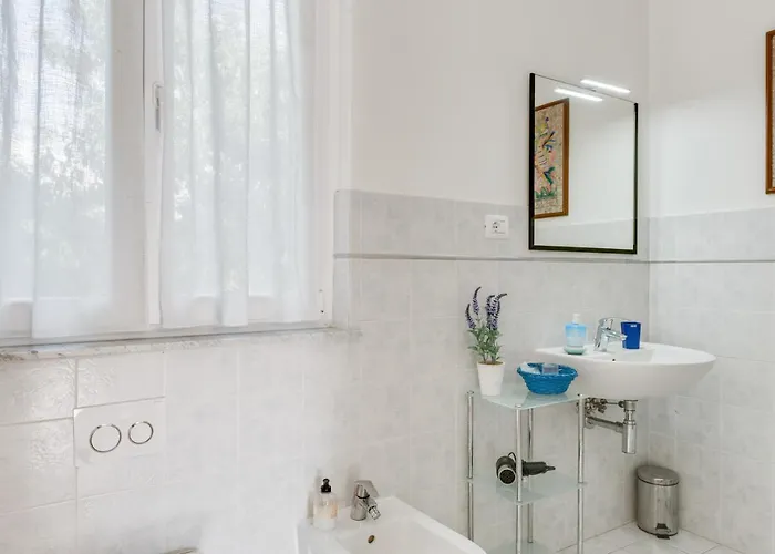 شقة Guesthost - Migliarina Con Terrazzo لا سبيتسْيا