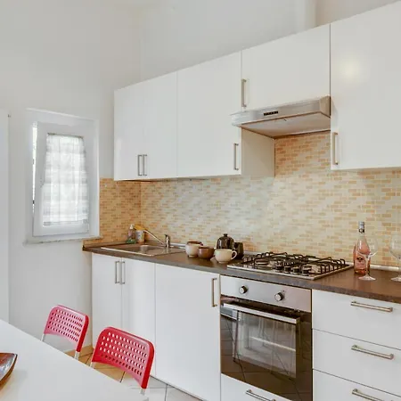 Migliarina Con Terrazzo Appartement